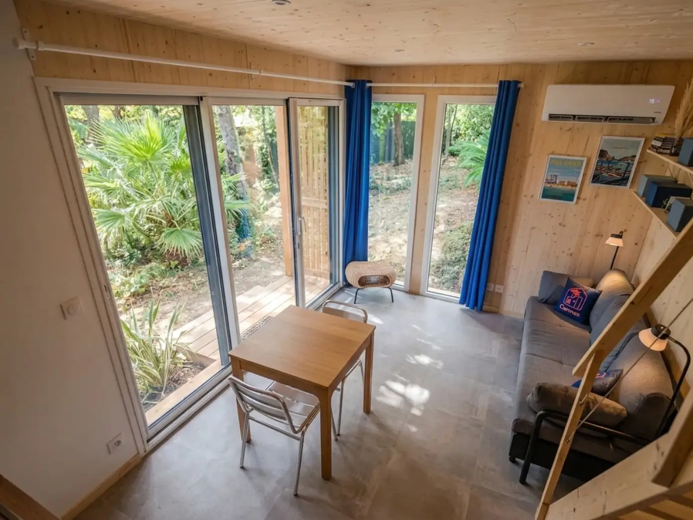 Intérieur d'un Cosy-Duo aménagé, réalisation SDJ Toulouse